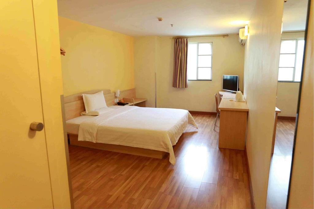7Days Inn Haikou Hong Kong City Номер фото