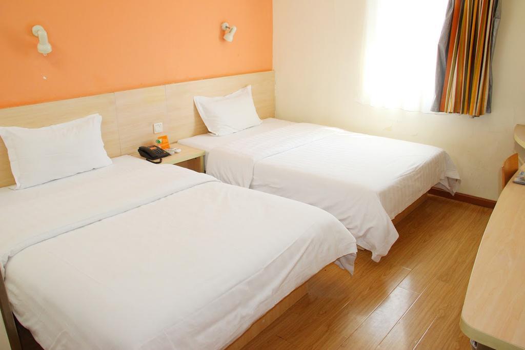 7Days Inn Haikou Hong Kong City Экстерьер фото