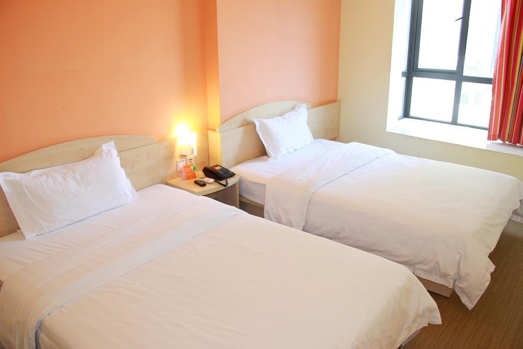 7Days Inn Haikou Hong Kong City Экстерьер фото