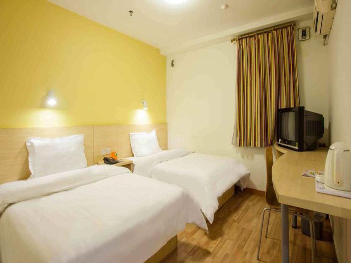 7Days Inn Haikou Hong Kong City Экстерьер фото